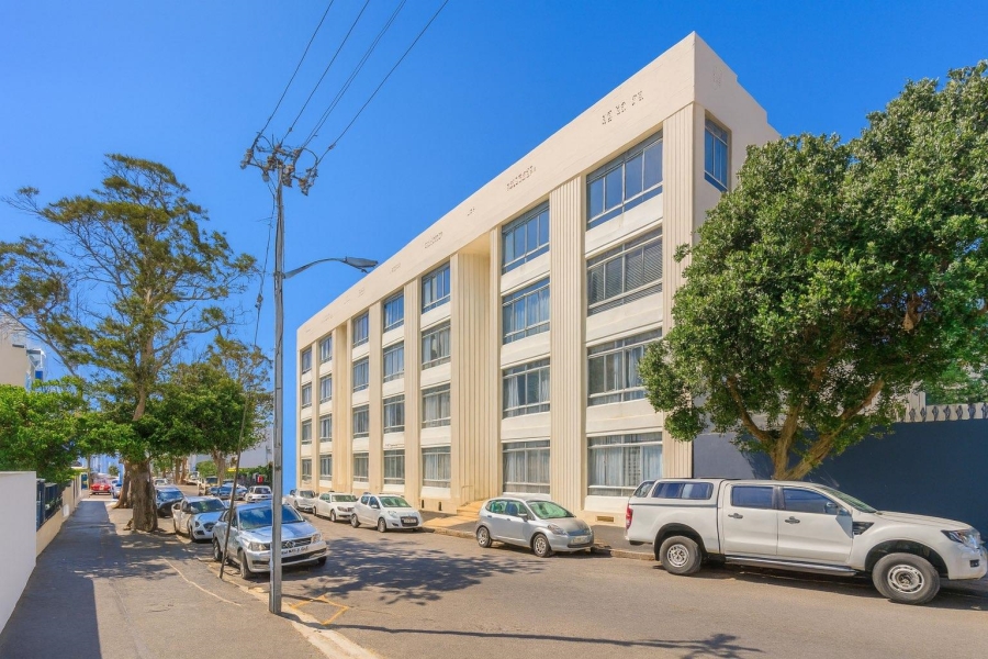 1 Bedroom Property for Sale in Sea Point Western Cape